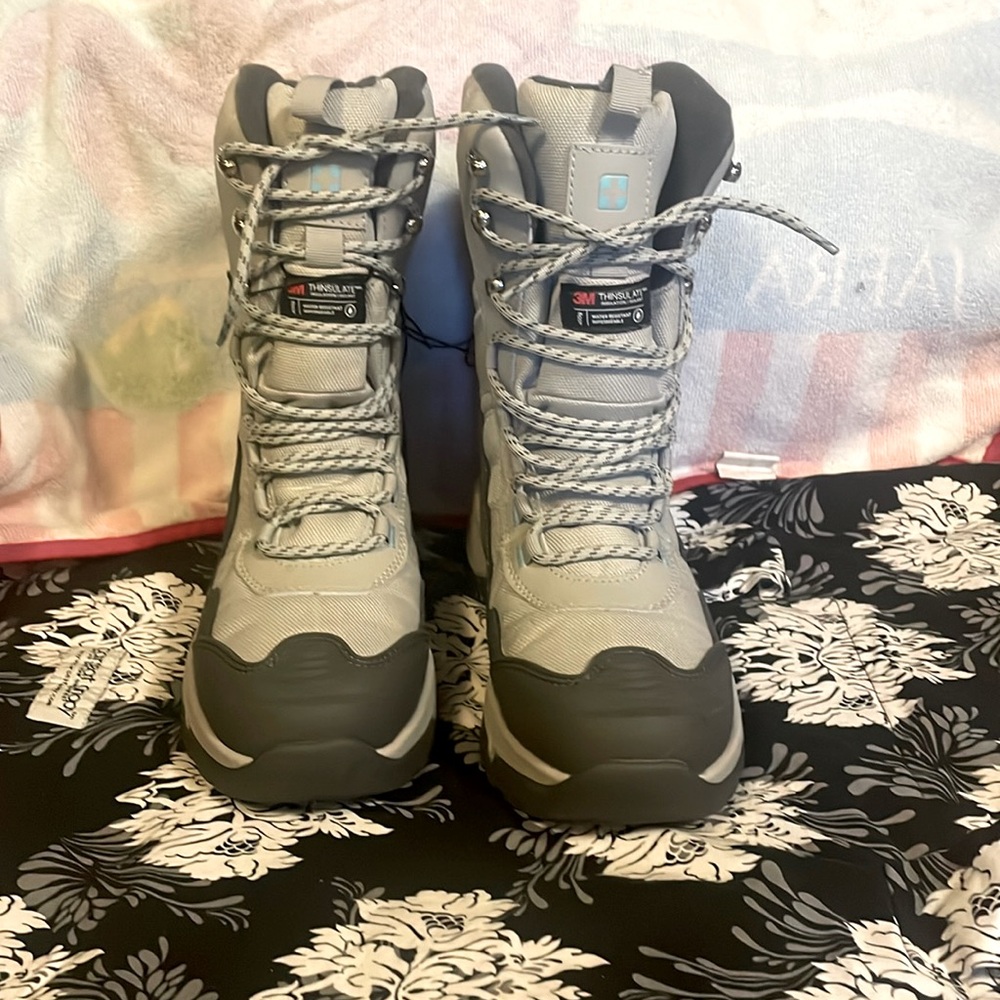 swiss tech women’s premium snow boots water proof thinsulate  insulation grey